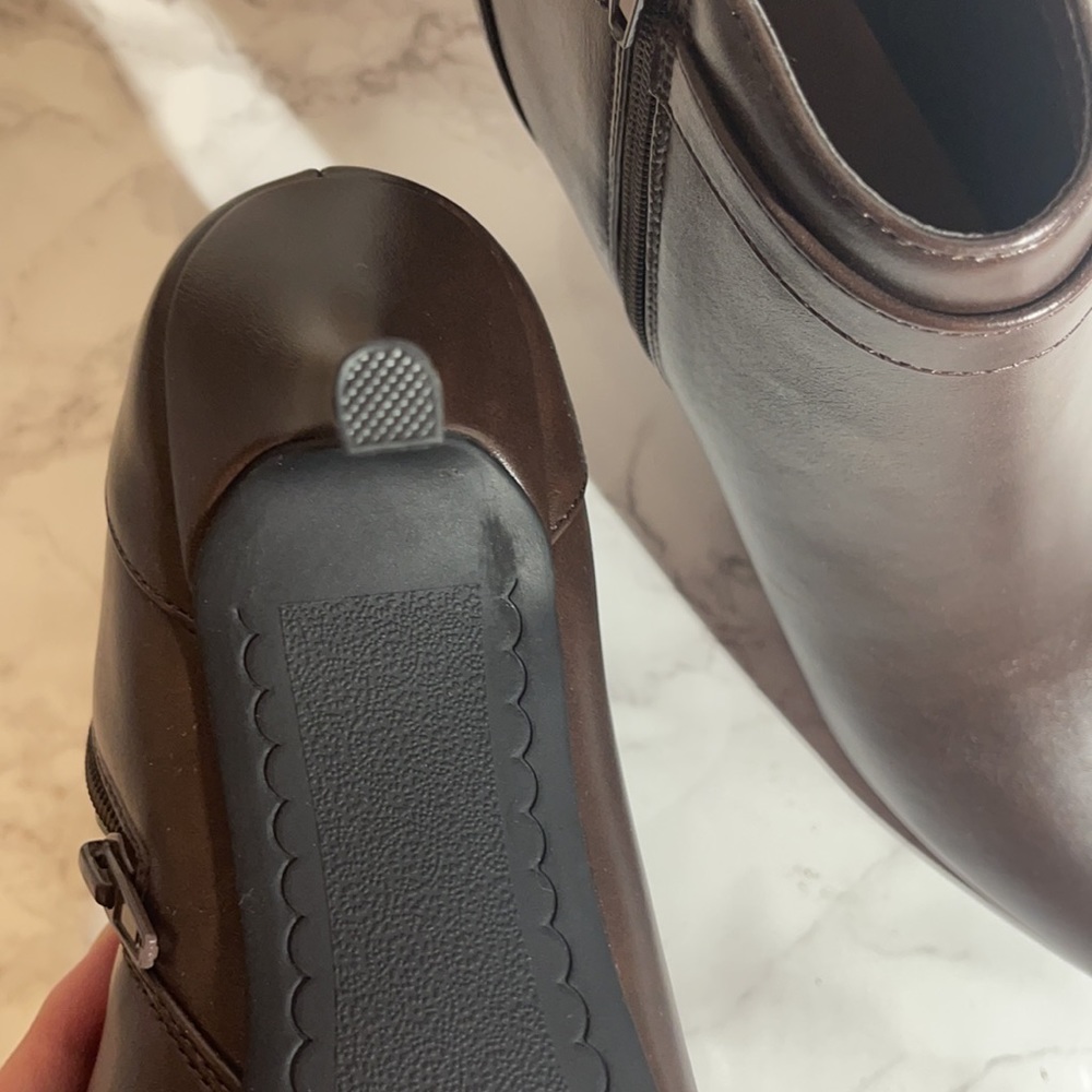 Brown Leather Kitten Heel Boot - Gem